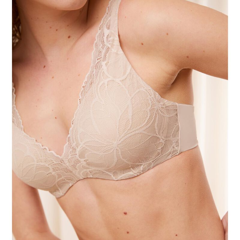 Triumph Body Make-Up Illusion Lace Wired Padded Bra image number 2